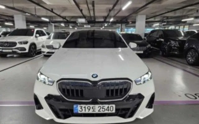 수원개인회생자중고차할부 5시리즈 (G60) 520i 매물 사진 5 - 2026/01 9,700km